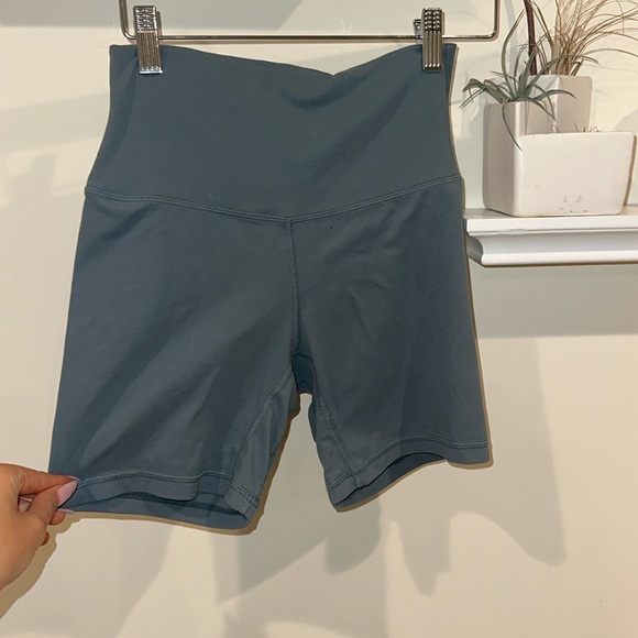 WORKOUT SHORTS SIZE SMALL - Picture 1 of 4